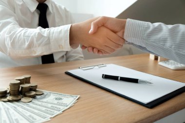 İş adamları, emlakçı danışman ve konut sigortası kavramı dışında emlakçıyla anlaşma yapıyor.