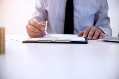 İş adamları, emlakçı danışman ve konut sigortası kavramı dışında emlakçıyla anlaşma yapıyor.
