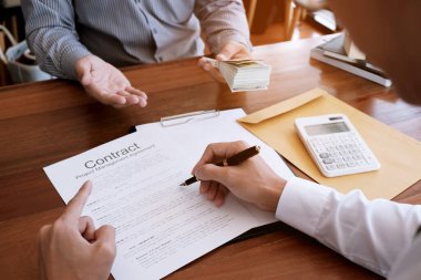 İş adamları, emlakçı danışman ve konut sigortası kavramı dışında emlakçıyla anlaşma yapıyor.