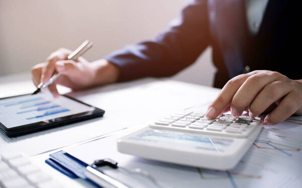 Business People Meeting Design Ideas профессиональный инвестор, работающий над новым стартап-проектом. Концепция. бизнес планирование в офисе.