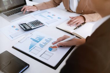 İş Adamlarının Elleri Tasarım Fikirleri Buluşması profesyonel yatırımcı grafik finans yöneticilerinin görevi.