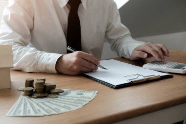 İş adamları, emlakçı danışman ve konut sigortası kavramı dışında emlakçıyla anlaşma yapıyor.
