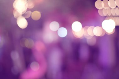 Bokeh menekşe arkaplanı soyut