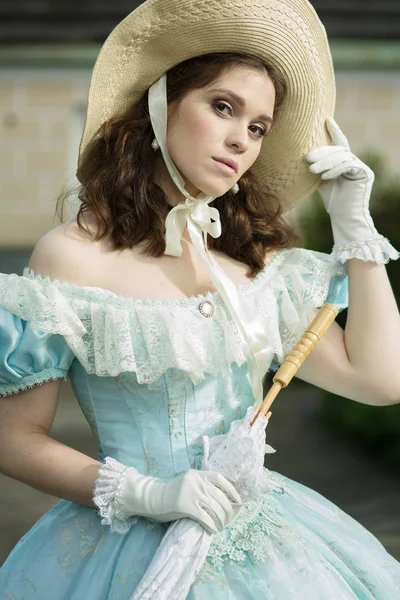 Menina Bonita Chapéu Vestido Histórico Luvas Com Guarda Chuva Suas — Fotografia de Stock