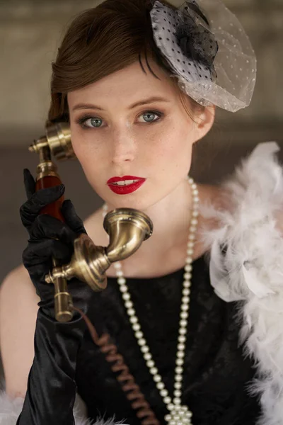 Beautiful Brunette Woman Hat Black Retro Dress Red Lips Holding — Stock Photo, Image