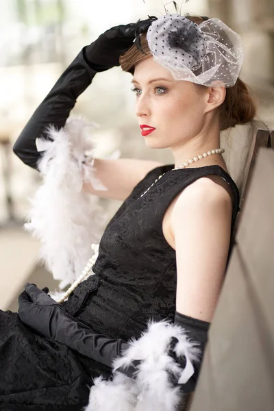 Beautiful Brunette Woman Hat Black Retro Dress Red Lips Sits — Stock Photo, Image