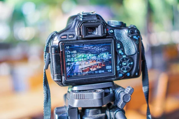 Digital fotoğraf makinesi alarak resimleri, Masa takımları, sandalyeler.