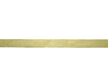 Beyaz arka plan üzerinde izole altın Noel yay.        