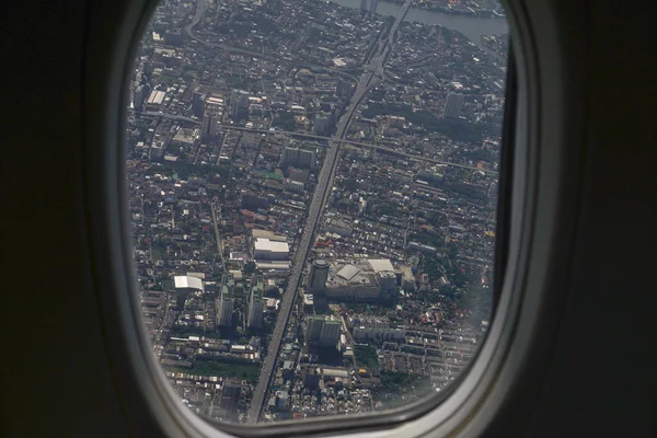 Imagen Ventana Del Avión Vista Del Pueblo Desde Vista Del —  Fotos de Stock