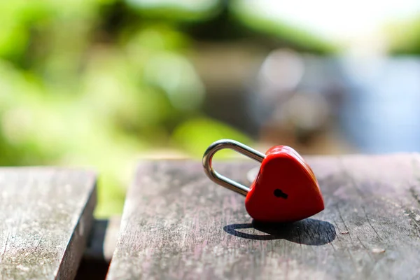 Red keys that are heart shaped, ideas, love, Valentine's Day — Stock Photo, Image