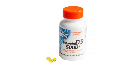 Saint-Petersburg, Rusya, 10 Ağustos 2019 Marka lı D3 vitamini hapları şişesi