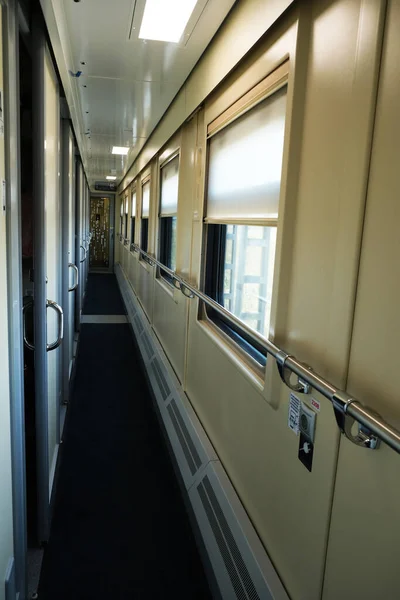 中は電車 空の旅客輸送回廊 — ストック写真