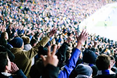 Stadyum podyumda alkışlar futbol taraftarları