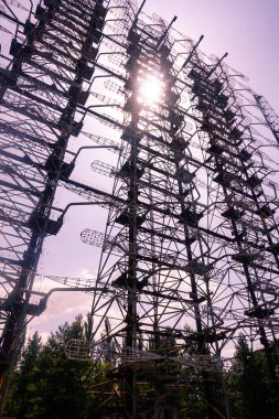 Çernobil Yasak Bölge, Ukrayna 'da eski askeri Duga radar sistemi.