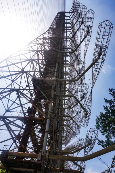 Antiguo sistema de radar militar Duga en la Zona de Exclusión de Chernobyl, Ucrania — Foto de Stock