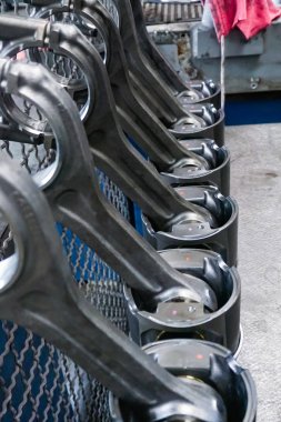 Motor kesildi. Arka arkaya yeni motor pistonları.