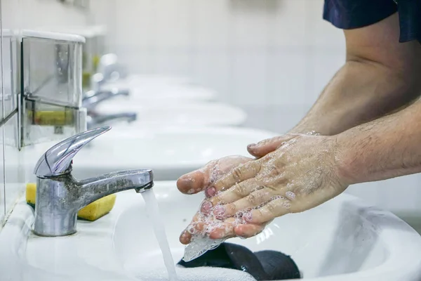 Mechanic Washes His Dirty Hands Working Day — Stock Photo, Image