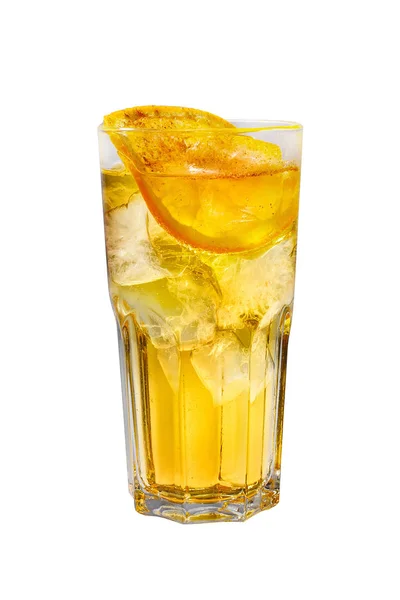 Sommercocktail auf isoliertem weißem Hintergrund — Stockfoto