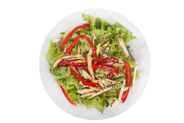 Salad dengan paprika dan daging, putih terisolasi — Stok Foto