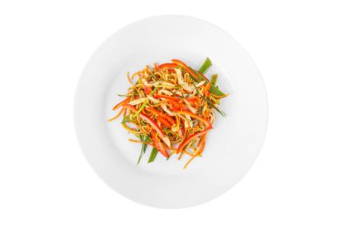 Dolmalık biber ve et, beyaz izole salatası