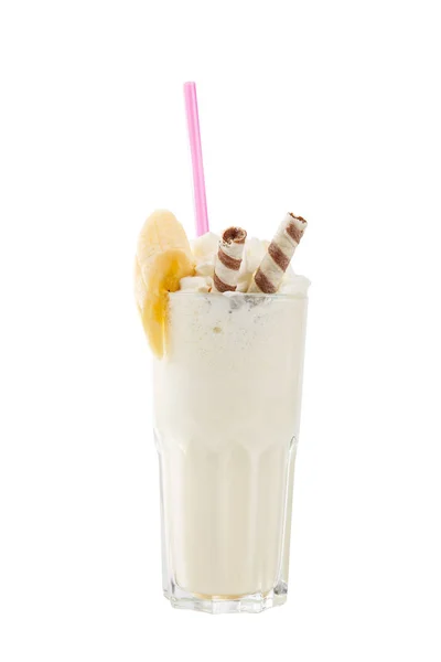 Milkshake avec gaufre, banane, paille isolée blanche — Photo