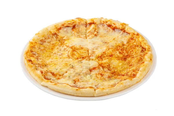 Pizza cuatro quesos en plato aislado fondo blanco — Foto de Stock