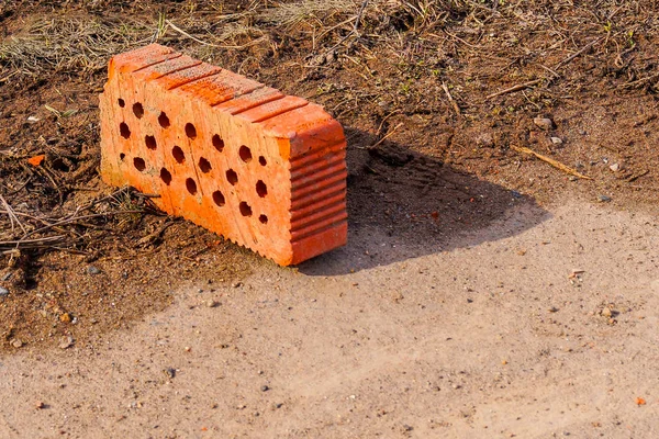 Vieja Abandonada Ladrillo Rojo Innecesario Yace Suelo Materiales Construcción — Foto de Stock