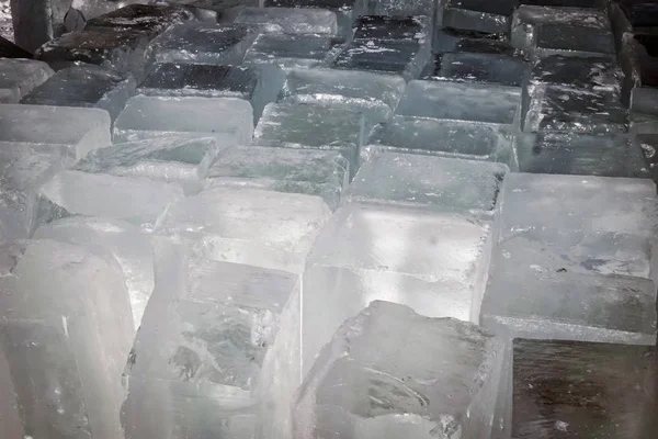 Morceaux de blocs de glace de fond d'eau gelée — Photo