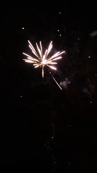 Fuegos artificiales celebración festival de fuegos artificiales — Foto de Stock