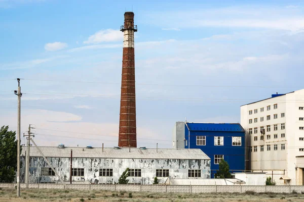 Região de Astrakhan Aldeia de Baskunchak, Rússia - jun 01, 2019: Região de Baskunchak Astrakhan extração vegetal de minerais — Fotografia de Stock