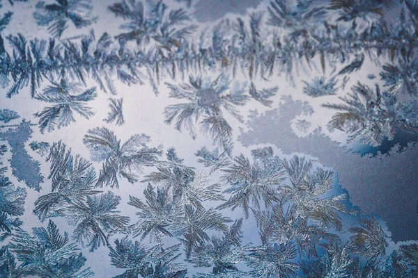 Janelas congeladas no inverno — Fotografia de Stock