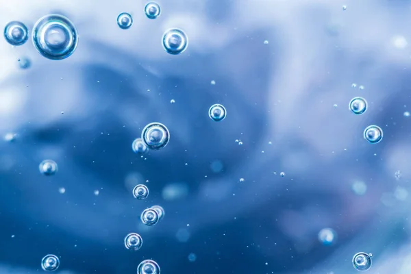 Bubbels onder watertextuur onttrekking — Stockfoto