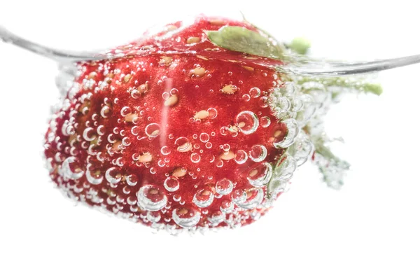 Erdbeere auf weißem isolierten Hintergrund — Stockfoto