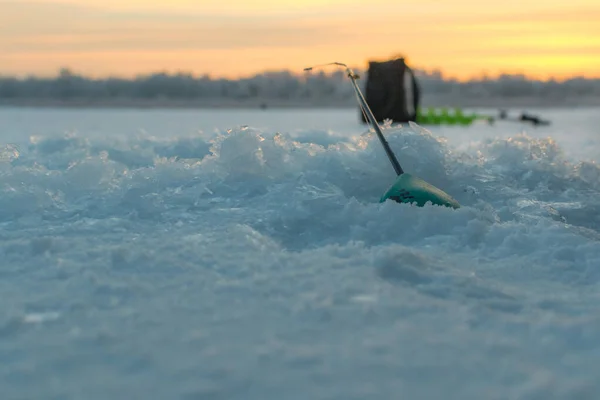 Zima sport wędkarstwo lodowe — Zdjęcie stockowe