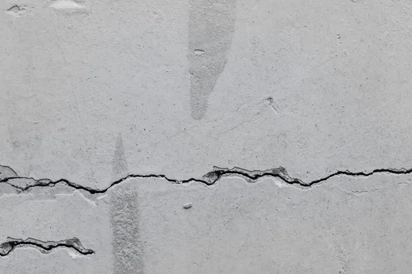 Riss in einer alten Betonwand — Stockfoto