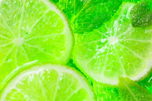 Lime and mint close-up Mojito cocktail — Stock Photo, Image