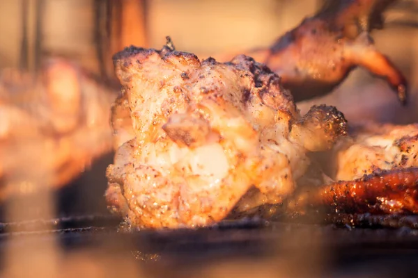 Asas de frango fritas close-up grill — Fotografia de Stock