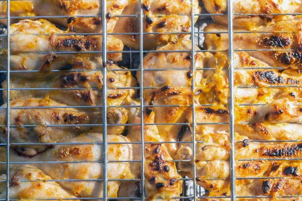 Cuisses de poulet frit et grill vue du dessus — Photo