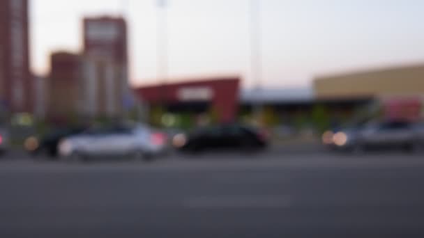 Desenfoque de la carretera con fondo abstracto luz bokeh. Tráfico de coches en la ciudad — Vídeos de Stock