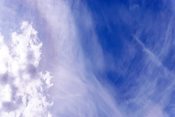 Gökyüzü Arka Planında Sirus Bulutları Doku Dumanlı Çünkü Tamamen Atmosfere — Stok fotoğraf