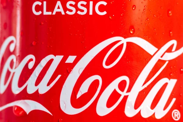 Tyumen Rússia Junho 2020 Garrafa Coca Cola Foco Discreto Suave — Fotografia de Stock