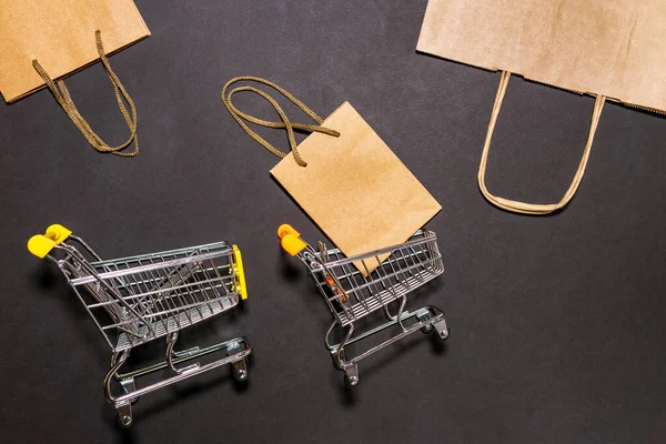 Milieuvriendelijke Verpakking Ecotas Bovenaanzicht Papieren Verpakking Winkelen Minimaal Verkoopconcept Vlakke — Stockfoto