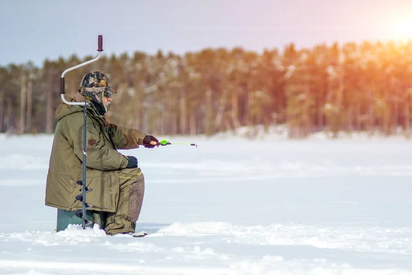 Winter Fishing Fisherman Catches Fish Winter Winter Sport — Stock Photo, Image