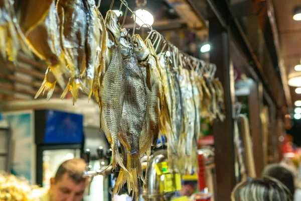 Aperitivo Ber Popular Pescado Salado Seco Que Vende Mercado Comida — Foto de Stock