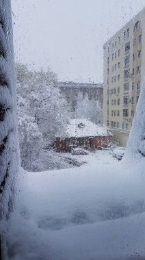 Pencerenin dışında kış