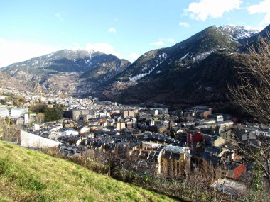 Dağdan şehre görüntülemek