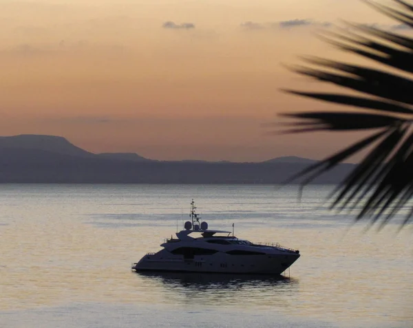 Salida del sol en el mar — Foto de Stock