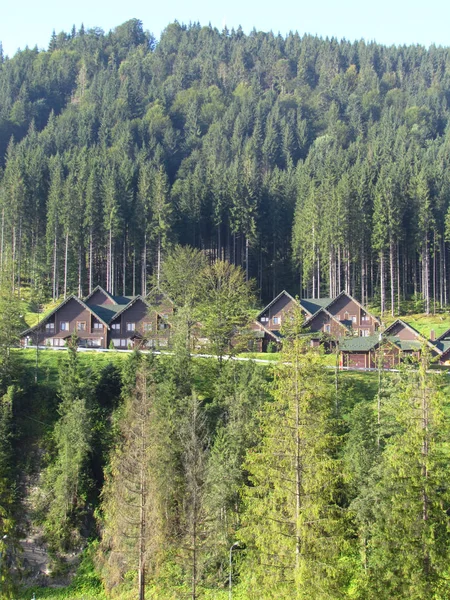 Huis in de bergen — Stockfoto