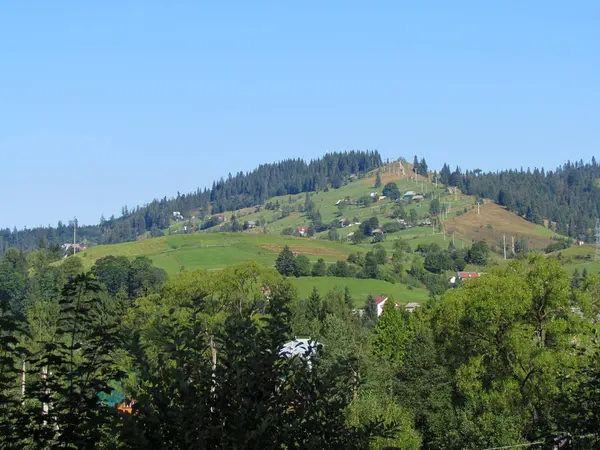 Dorf in den Bergen — Stockfoto