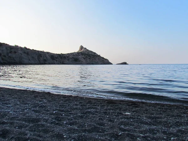 Güzel deniz manzaraları. Su ve rock